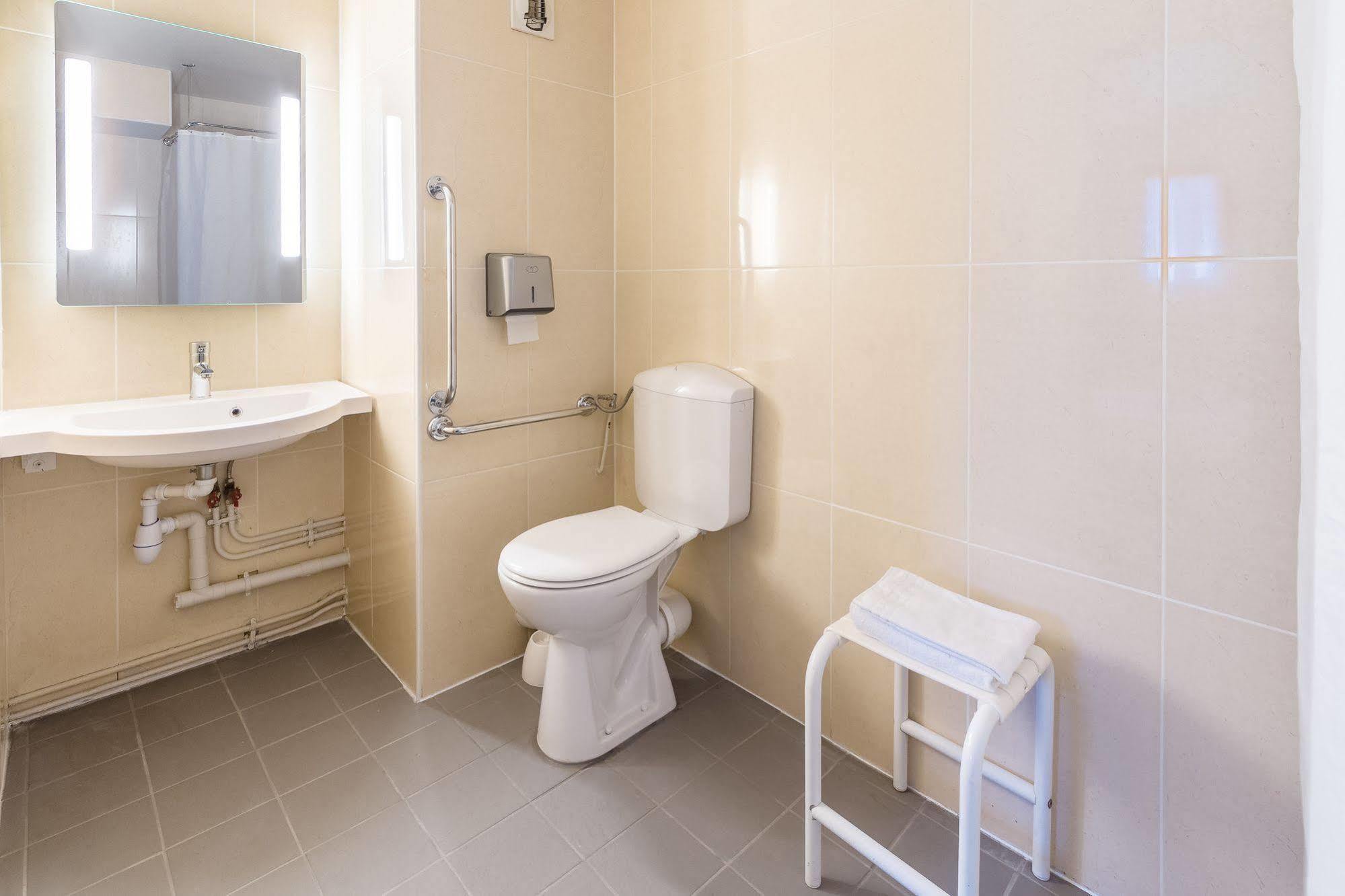 B&B Hotel Cherbourg Екстериор снимка